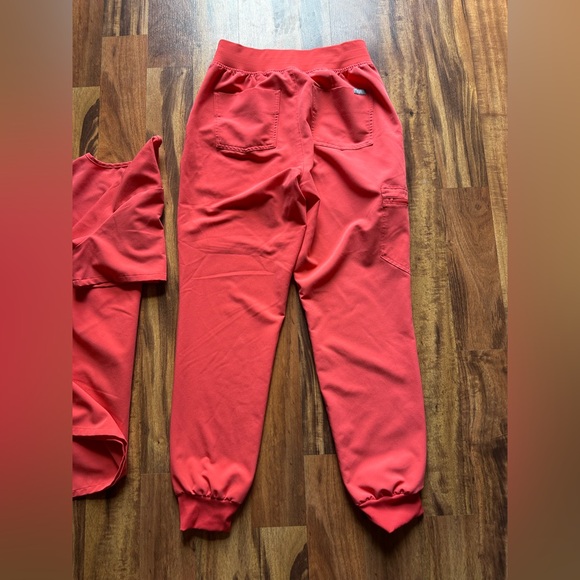 Figs Womens Scrub Set in Fireside - Picture 7 of 8